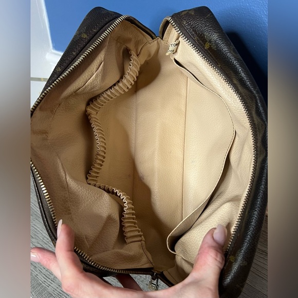 Louis Vuitton Monogram Trousse Toilette 28 Cosmetic Pouch - Picture 10 of 17